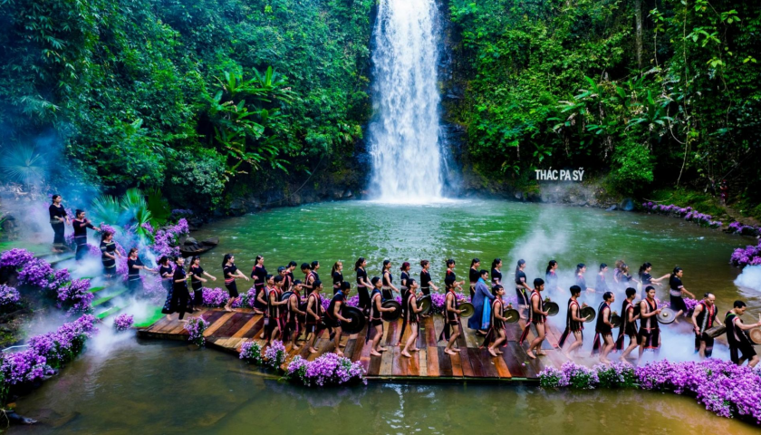 HÀ NỘI – BUÔN MA THUỘT – PLEIKU – KON TUM – MĂNG ĐEN – PLEIKU – HÀ NỘI